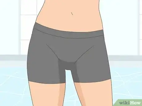 Image intitulée Swim on Your Period with a Pad Step 4