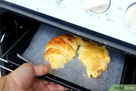 Image intitulée Heat Croissants Step 4