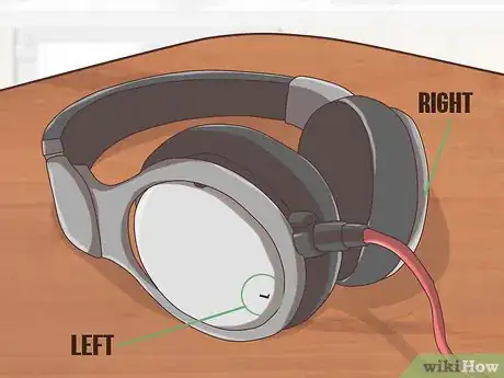Image intitulée Wear Headphones Step 2