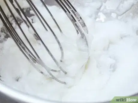 Image intitulée Fold in Egg Whites Step 5