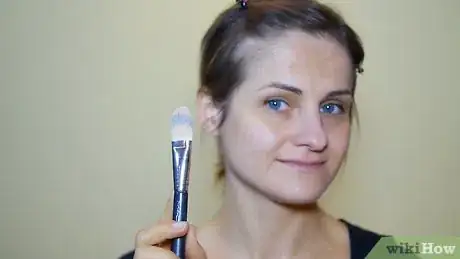 Image intitulée Put on Liquid Foundation Step 17