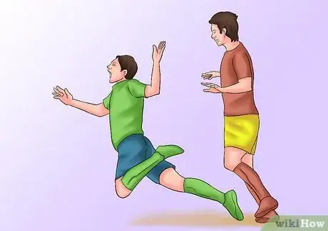 Image intitulée Trick People in Soccer Step 15