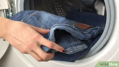 Image intitulée Fix Thigh Holes in Jeans Step 11