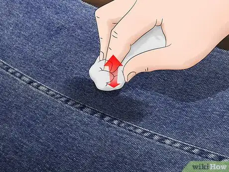 Image intitulée Get Oil Stains Out of Jeans Step 1