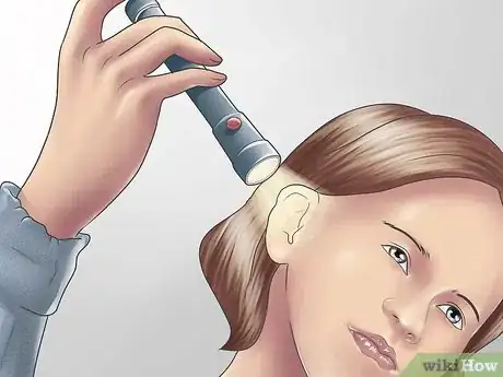 Image intitulée Remove Something Stuck in a Child's Ear Step 1