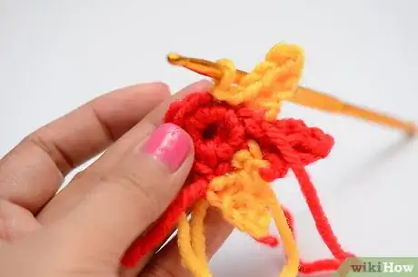 Image intitulée Crochet a Star Step 14