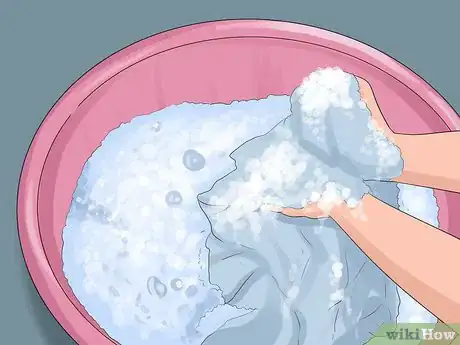 Image intitulée Stay Clean and Smelling Fresh on Your Period Step 7