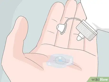 Image intitulée Put in Contact Lenses Step 16