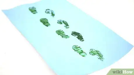 Image intitulée Make Leprechaun Footprints Step 14