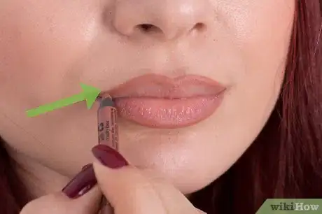 Image intitulée Make Lips Look Bigger Step 14