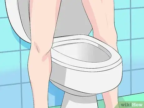 Image intitulée Poop While Standing up at a Toilet Step 4