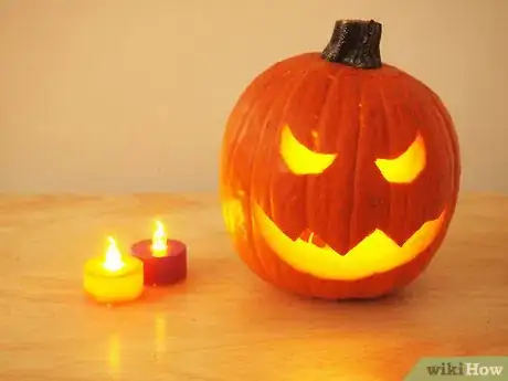 Image intitulée Light a Pumpkin for Halloween Step 4