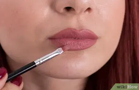 Image intitulée Make Lips Look Bigger Step 15