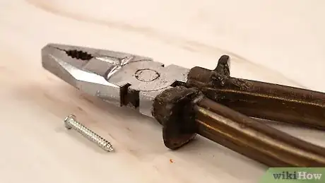 Image intitulée Open a Wine Bottle Without a Corkscrew Step 13