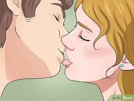 Image intitulée Have a Sensual Kiss Step 7