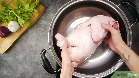 Image intitulée Boil Chicken Step 1