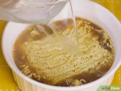 Image intitulée Make Ramen Noodles in the Microwave Step 9