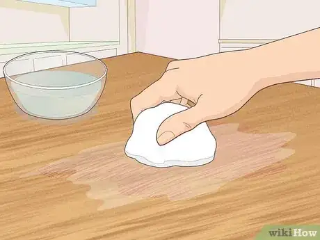 Image intitulée Remove a Red Wine Stain from a Hardwood Floor or Table Step 10