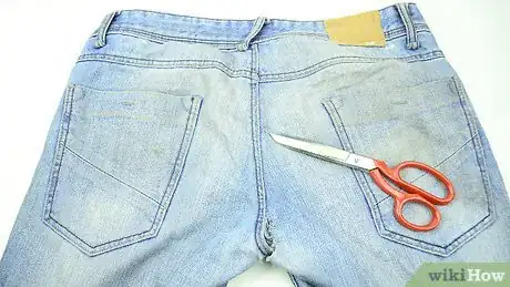 Image intitulée Fix the Crotch Hole in Your Jeans Step 1