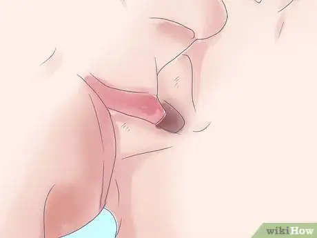 Image intitulée Bite Someone's Lip Step 7