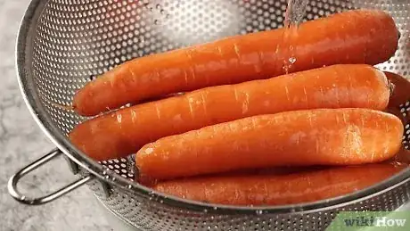 Image intitulée Peel a Carrot Step 1