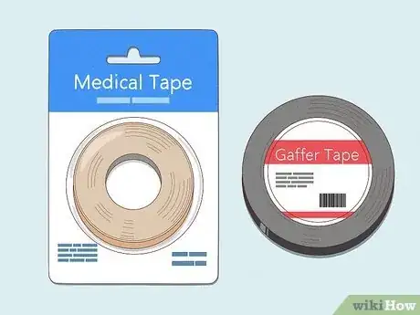Image intitulée Tape Your Boobs for a Backless Dress Step 1