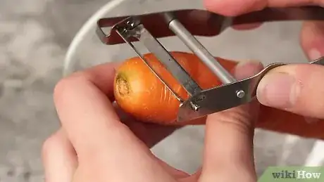 Image intitulée Peel a Carrot Step 4