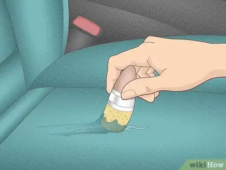 Image intitulée Repair a Tear in a Car Seat Step 8