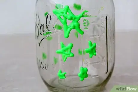 Image intitulée Make Galaxy Glow in the Dark Jars Step 7