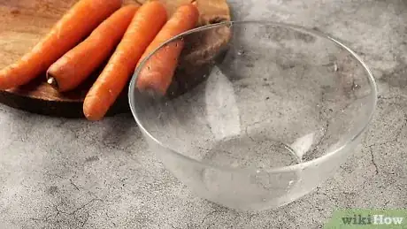 Image intitulée Peel a Carrot Step 2