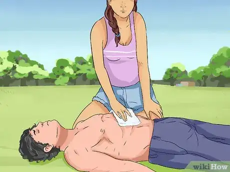 Image intitulée Use a Defibrillator Step 5