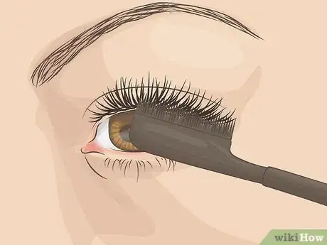 Image intitulée Curl Your Eyelashes Without an Eyelash Curler Step 6