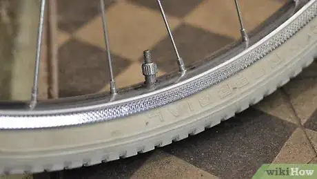 Image intitulée Inflate Bike Tires Step 12