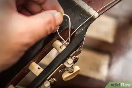 Image intitulée Change Classical Guitar Strings Step 9