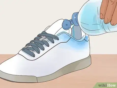 Image intitulée Remove Jean Stains from Shoes Step 1