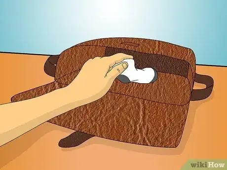 Image intitulée Remove Smell from an Old Leather Bag Step 24