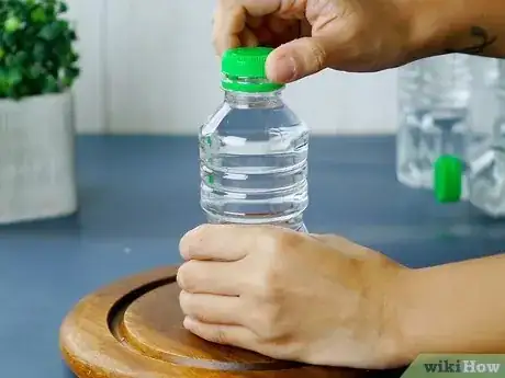 Image intitulée Open a Bottle of Water Step 17