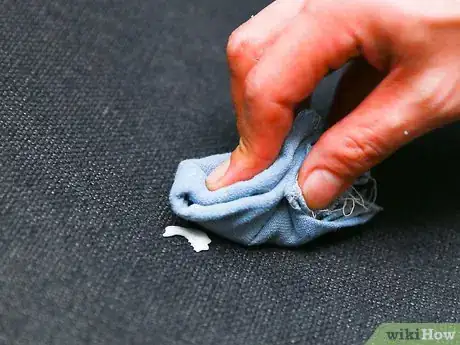 Image intitulée Remove Chewing Gum from a Car Seat Step 4