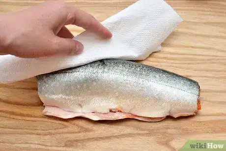 Image intitulée Cook Rainbow Trout Step 7