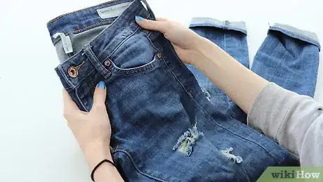 Image intitulée Turn Jeans into Shorts Step 1