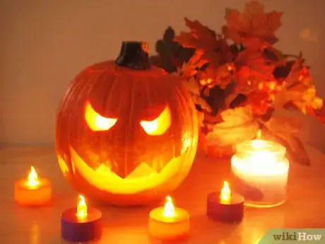 Image intitulée Light a Pumpkin for Halloween Step 6