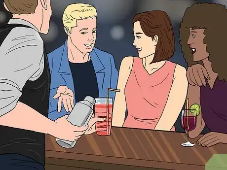 Image intitulée Hook Up with a Girl at a Bar Step 7