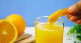 découper une orange pour garnir une boisson