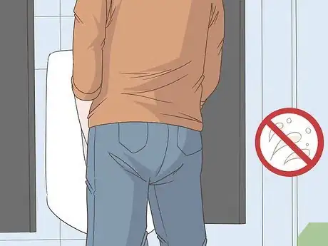 Image intitulée Use a Urinal Without Splashing Yourself Step 11