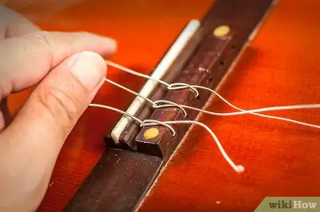 Image intitulée Change Classical Guitar Strings Step 3Bullet6