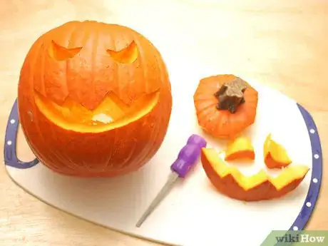 Image intitulée Light a Pumpkin for Halloween Step 1