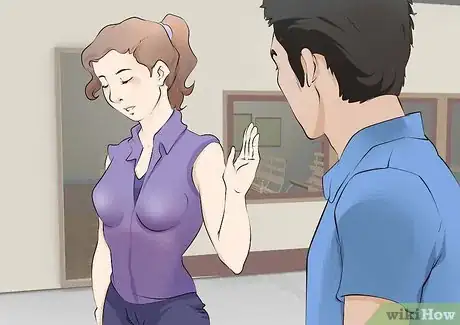 Image intitulée Deal With Boys Who Are Obsessed With Your Boobs Step 5