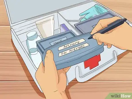Image intitulée Create a Home First Aid Kit Step 14