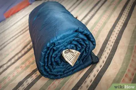 Image intitulée Fold a Sleeping Bag Step 2