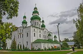 Eletsky monastery cathedral was modeled after that of Kyiv Pechersk Lavra. Note the contrast between its austere 12th-century walls and baroque 17th-century domes.